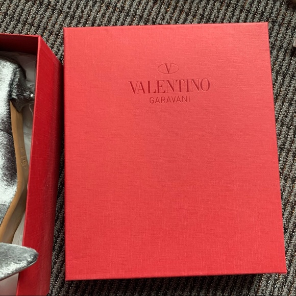 Valentino Garavani Twist-Heel Silver Fur Bootie - Picture 8 of 11